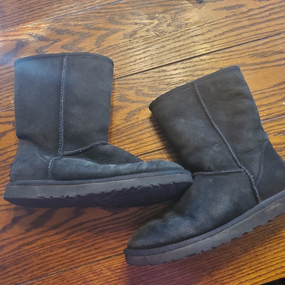 UGG Australia Black classic boots sz 7W